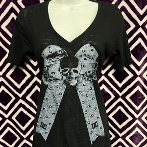 Womens DC Opened Back Front W/skull Bow V-Neck T-Shirt